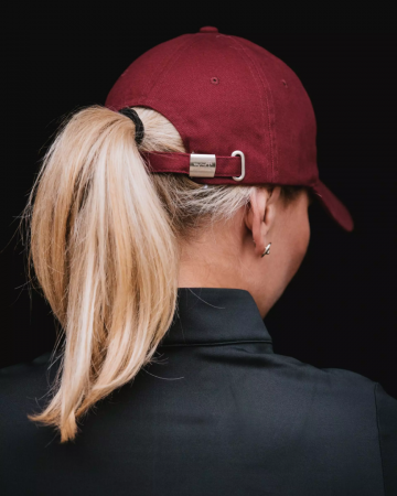 Fager pet rood model achterkant